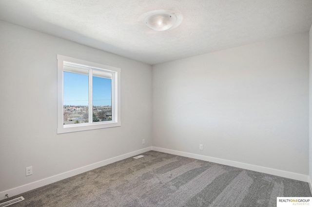 2708 N 191st Avenue, Elkhorn, NE 68022