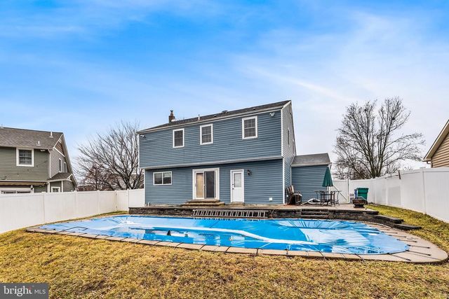 541 STANFORD RD, Fairless Hills, PA 19030