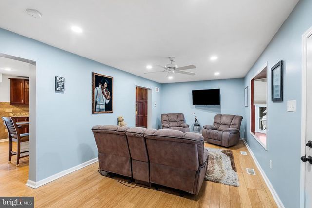 541 STANFORD RD, Fairless Hills, PA 19030