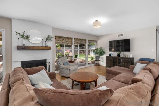 6528 Jackson Dr., San Diego, CA 92119