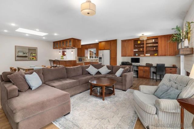 6528 Jackson Dr., San Diego, CA 92119