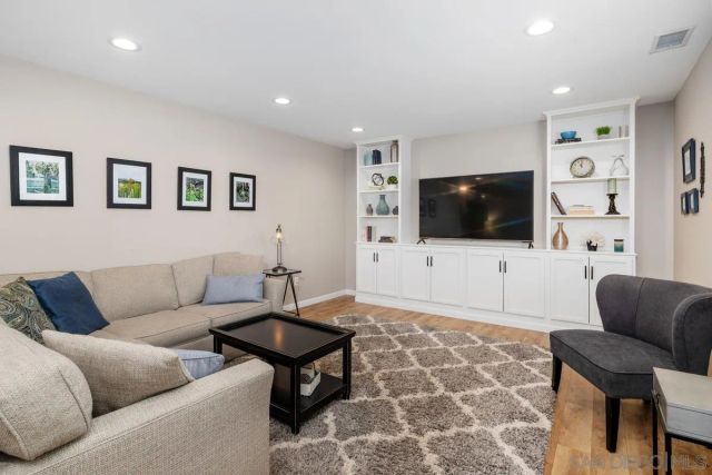 6528 Jackson Dr., San Diego, CA 92119