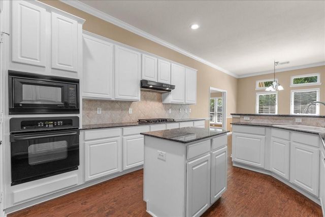 913 Elm Pointe, League City, TX 77573