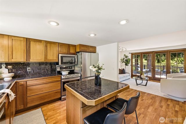 7612 135th Place NE, Redmond, WA 98052