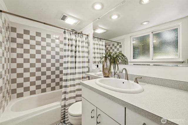 7612 135th Place NE, Redmond, WA 98052