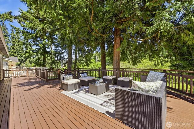 7612 135th Place NE, Redmond, WA 98052