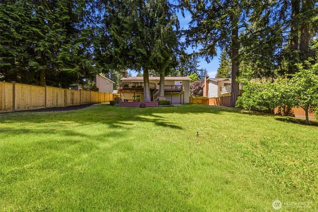 7612 135th Place NE, Redmond, WA 98052