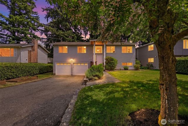7612 135th Place NE, Redmond, WA 98052
