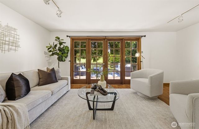 7612 135th Place NE, Redmond, WA 98052