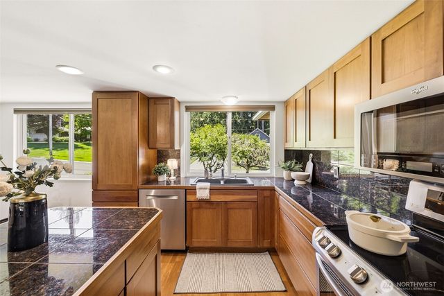 7612 135th Place NE, Redmond, WA 98052