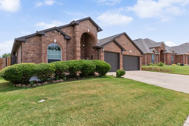 4105 Bickmore Lane, Fort Worth, TX 76244