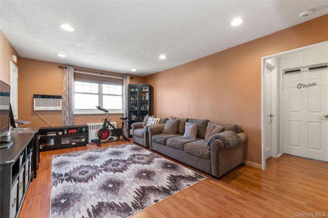 249-31 64th Avenue 2, Little Neck, NY 11362