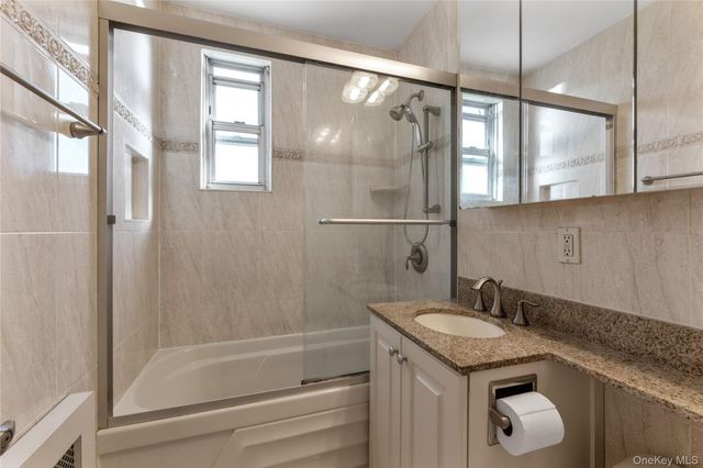 249-31 64th Avenue 2, Little Neck, NY 11362