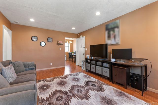 249-31 64th Avenue 2, Little Neck, NY 11362