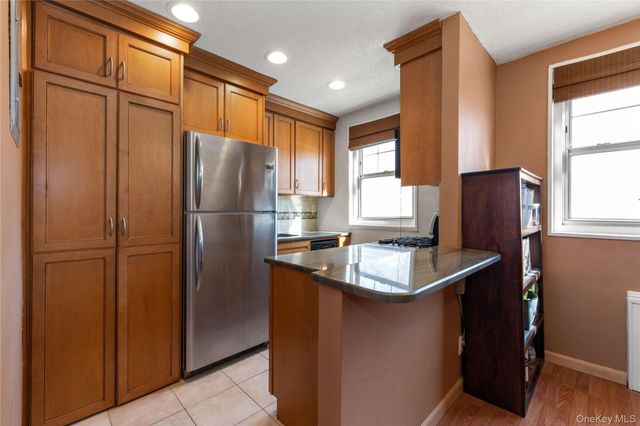 249-31 64th Avenue 2, Little Neck, NY 11362