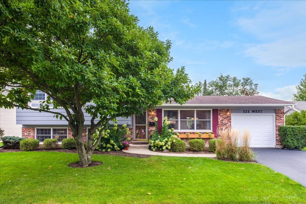 121 W Suffield Drive, Arlington Heights, IL 60004 — exterior