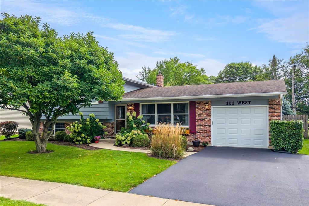 121 W Suffield Drive, Arlington Heights, IL 60004 — photo 2