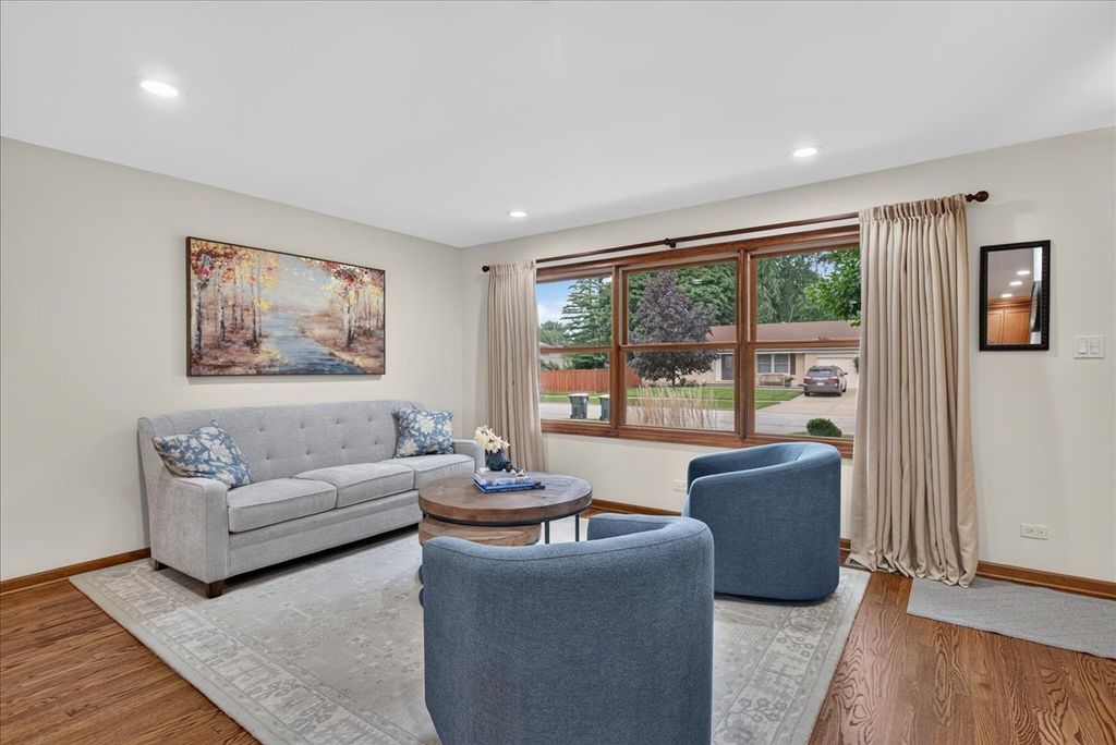 121 W Suffield Drive, Arlington Heights, IL 60004 — photo 4