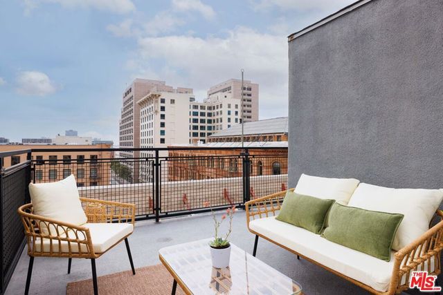 253 S Broadway 504, Los Angeles, CA 90012