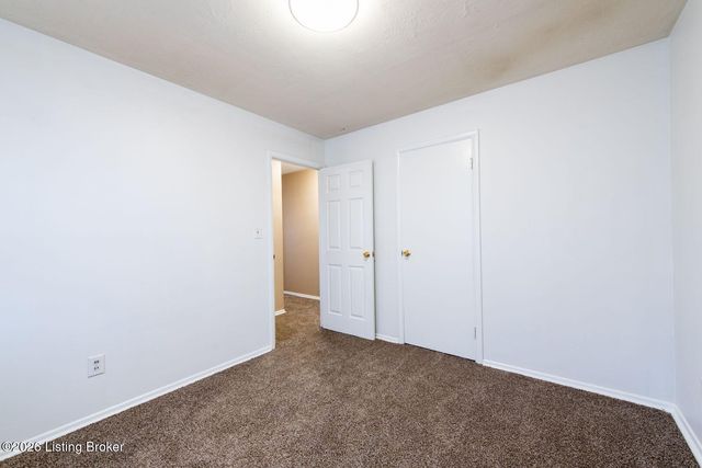 3503 Medford Ct, Louisville, KY 40218