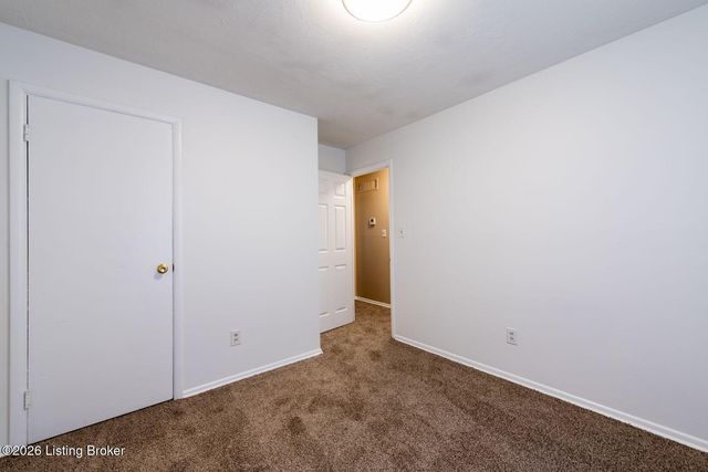 3503 Medford Ct, Louisville, KY 40218