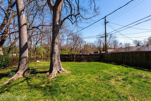 3503 Medford Ct, Louisville, KY 40218