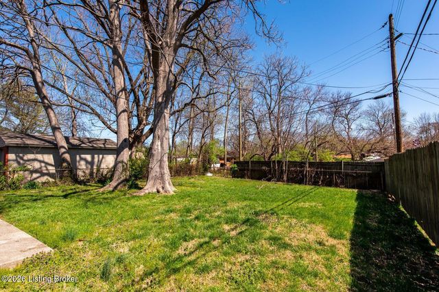 3503 Medford Ct, Louisville, KY 40218