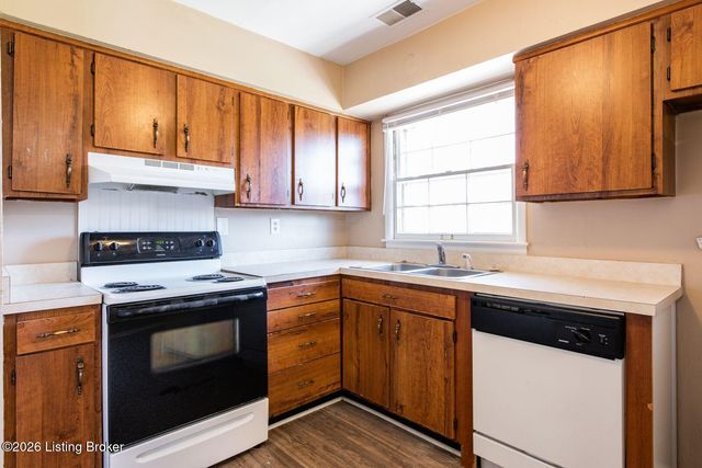 3503 Medford Ct, Louisville, KY 40218