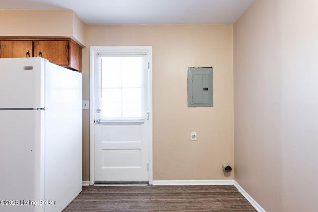 3503 Medford Ct, Louisville, KY 40218