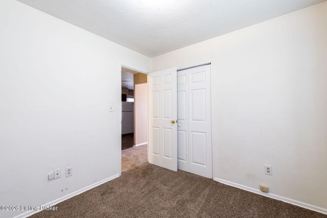 3503 Medford Ct, Louisville, KY 40218