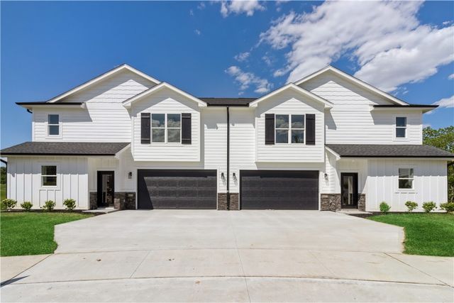 209 Boulder Pointe, Polk City, IA 50226