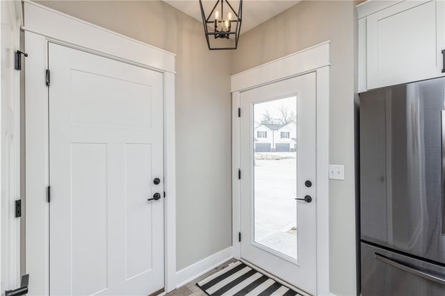 209 Boulder Pointe, Polk City, IA 50226