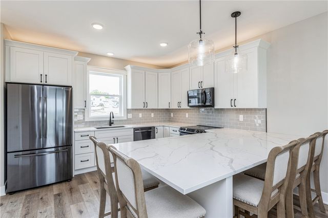 209 Boulder Pointe, Polk City, IA 50226