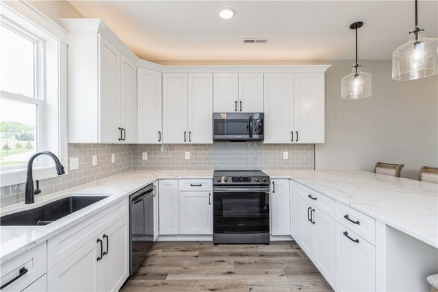 209 Boulder Pointe, Polk City, IA 50226