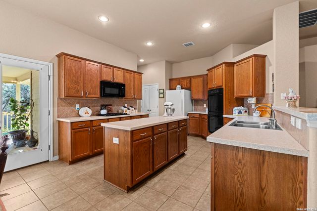 24720 Buck Crk, San Antonio, TX 78255