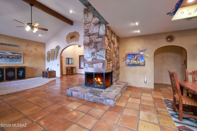 925 N Rancho Del Jefe Loop, Tucson, AZ 85748