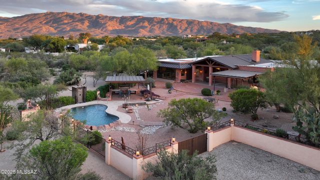 925 N Rancho Del Jefe Loop, Tucson, AZ 85748