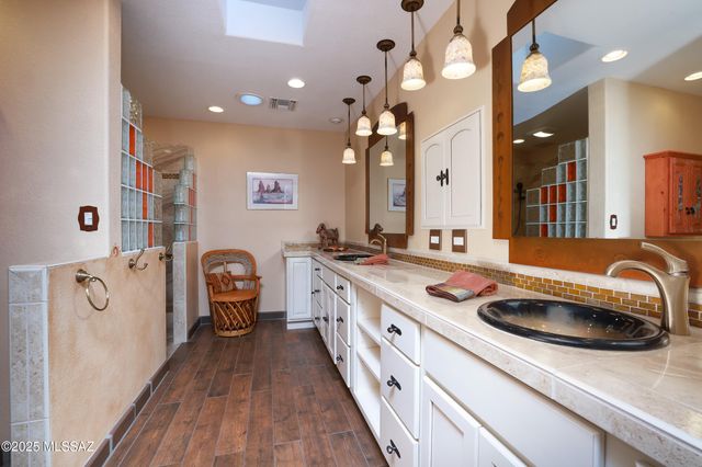 925 N Rancho Del Jefe Loop, Tucson, AZ 85748