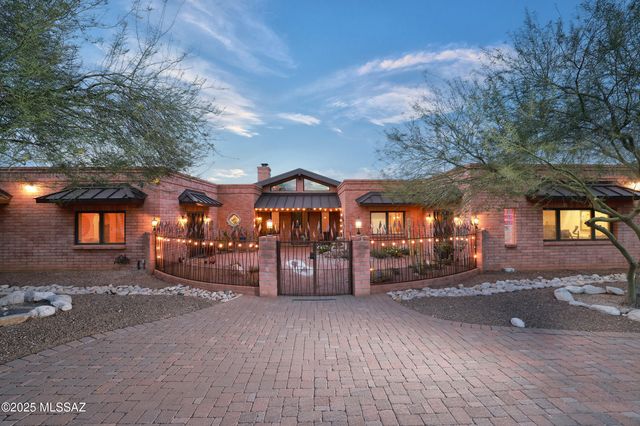 925 N Rancho Del Jefe Loop, Tucson, AZ 85748