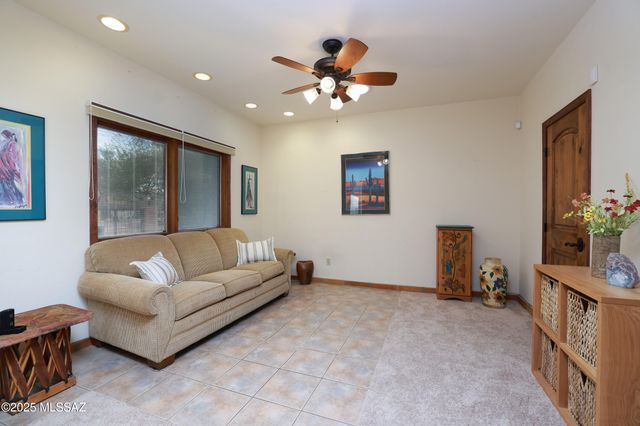 925 N Rancho Del Jefe Loop, Tucson, AZ 85748
