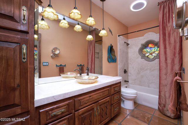 925 N Rancho Del Jefe Loop, Tucson, AZ 85748