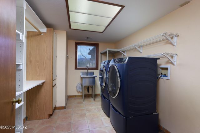 925 N Rancho Del Jefe Loop, Tucson, AZ 85748