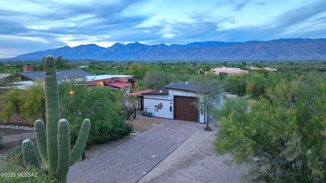 925 N Rancho Del Jefe Loop, Tucson, AZ 85748