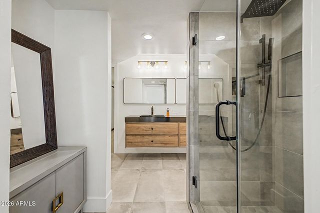 7123 E BUENA TERRA Way, Paradise Valley, AZ 85253