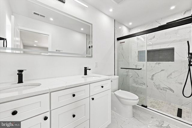 16 STITES AVE, Gloucester City, NJ 08030