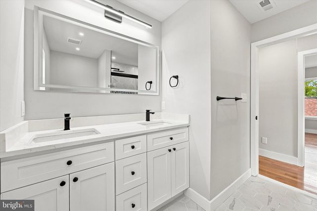 16 STITES AVE, Gloucester City, NJ 08030