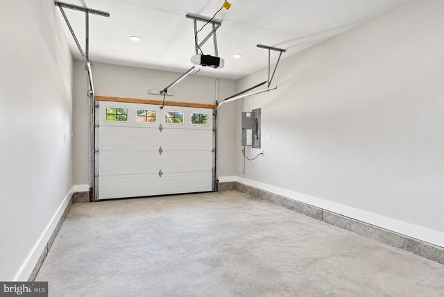 16 STITES AVE, Gloucester City, NJ 08030