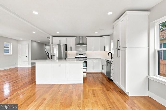 16 STITES AVE, Gloucester City, NJ 08030