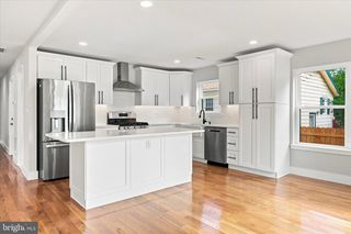 16 STITES AVE, Gloucester City, NJ 08030