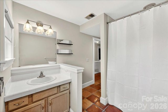 2208 E Fifth Street, Charlotte, NC 28204